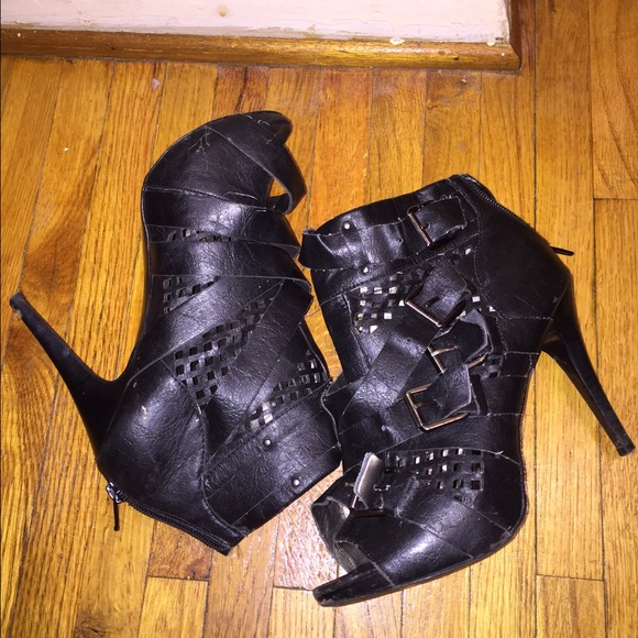 Boots - Picture 3 of 3