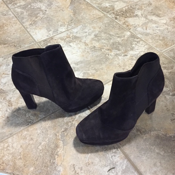 Via Spiga real suede brown booties size 6