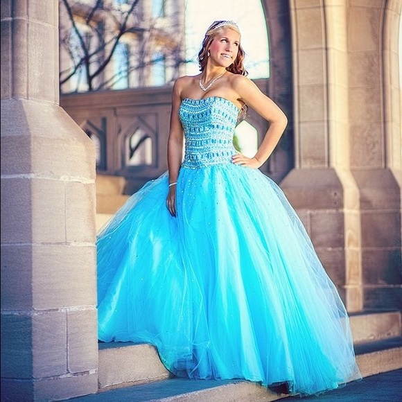 Prom dress - Picture 1 of 1