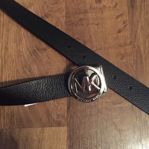 Micheal Kors NWOT reversible belt