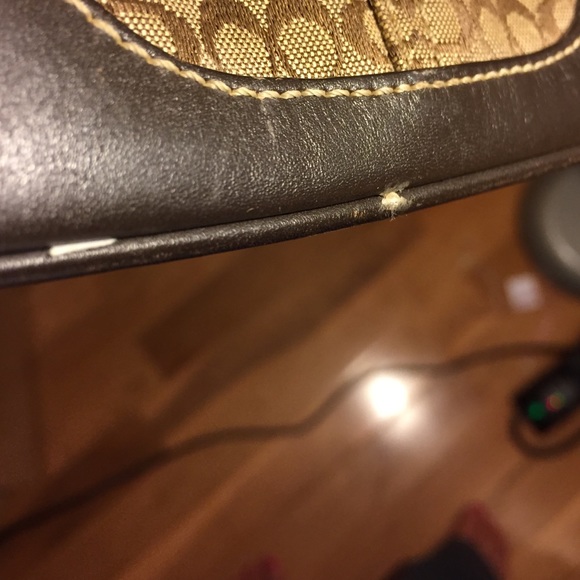 Small coach wristlet - Picture 3 of 4