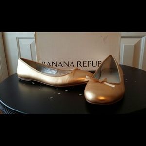 Banana Republic Gold Leather  Ballet Flats 7 1/2