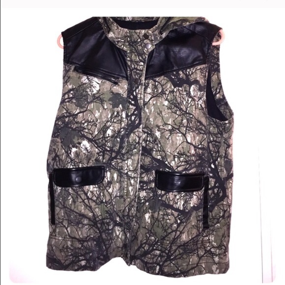 Camo tree vest