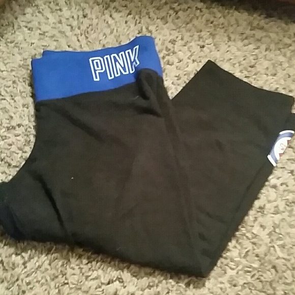🚫 SOLD in bundle VS PINK Crop Legging Yogas 🚫
