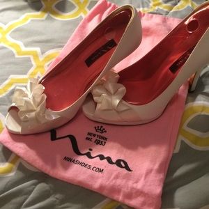 👰🏼 Ivory Peep Toe Pumps! 👰🏽