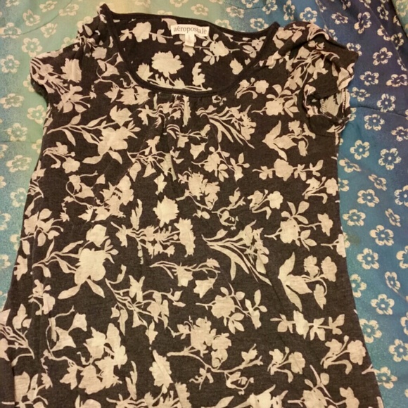Flower print aeropostle top.