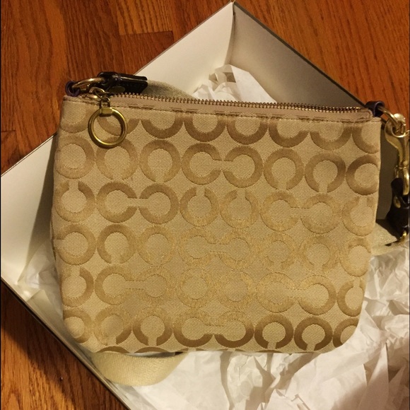 Coach Poppy Crossbody Bag - Picture 3 of 4