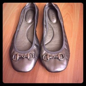 Dark Gold Driving Flat