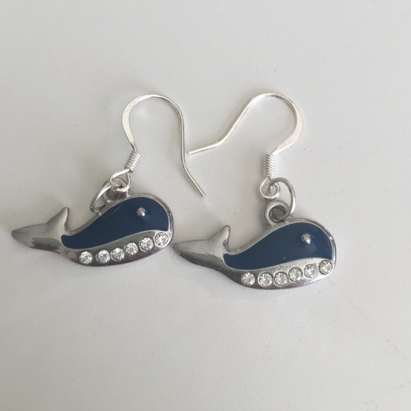 Whale Earrings - Picture 2 of 3