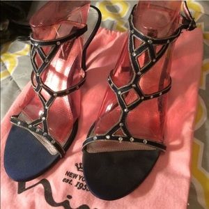 Navy Strappy Heels!