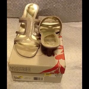 Moostie Tootsie slip on dress sandal