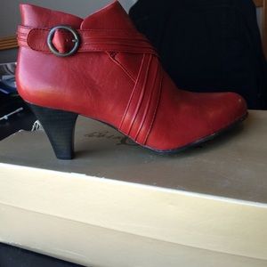 NEW Born "Biddy" red side buckle booties