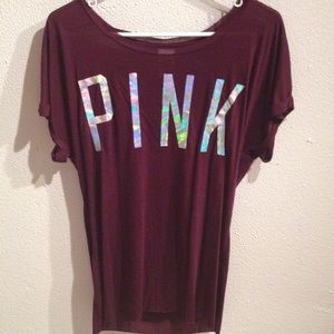 VS PINK burgundy t-shirt