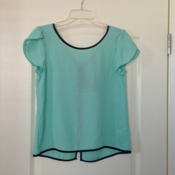 NWT back bow top - S - Picture 2 of 2