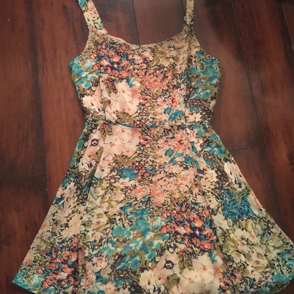Very cute sundress worn once great condition