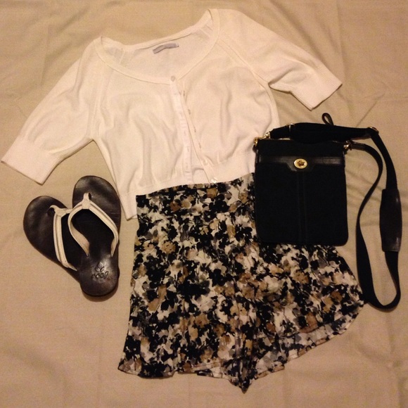 Crop cardi and flower print shorts outfit