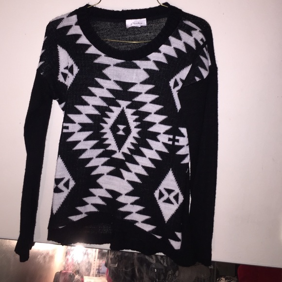 Cute black & white sweater