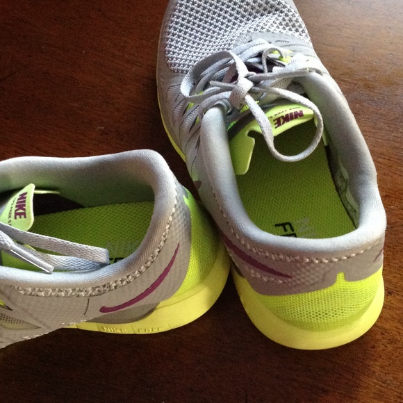 Brand new:Nike free 5.0 grey with purple swoosh - Picture 4 of 4