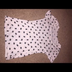 Scoop neck shirt with cat print