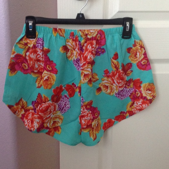 ⚡SALE⚡NWOT short - M - Picture 2 of 3