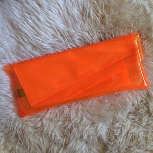 BCBGMaxAzria Accessories - BCBG MAX AZRIA clutch BCBGMaxAzria Accessories - BCBG MAX AZRIA clutch