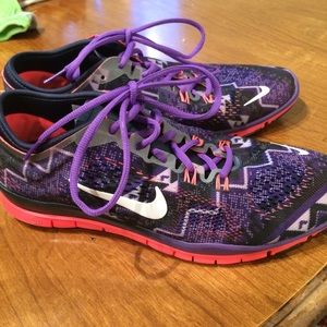 Selling this pair of shoes