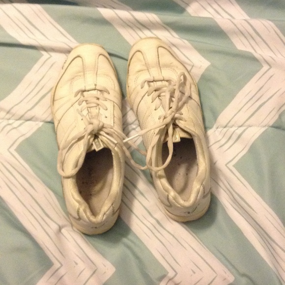 Varsity cheer shoes