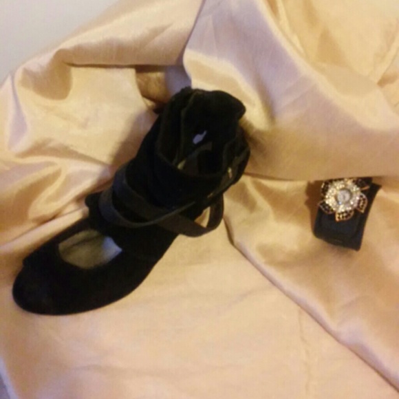 Valour ankle shoe black