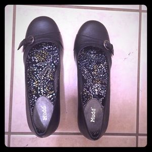 Size 9 black mudd heals nwot