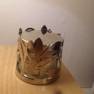 Bed bath candle holder