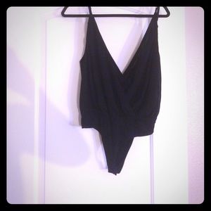Deep V black top! 💕