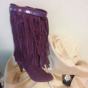 Purple suede boot wit tossels