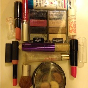 MAKEUP BUNDLE (variety of brands)