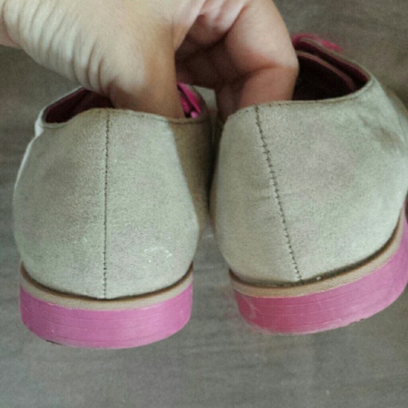 Shoes - Picture 2 of 4