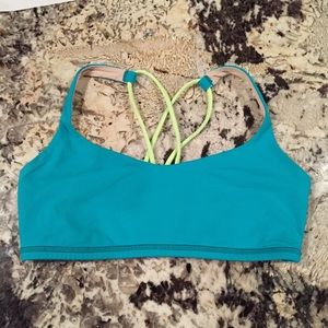 Lululemon free to be bra