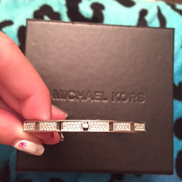 Michael Kors pauvé silver-toned bangle - Picture 1 of 4