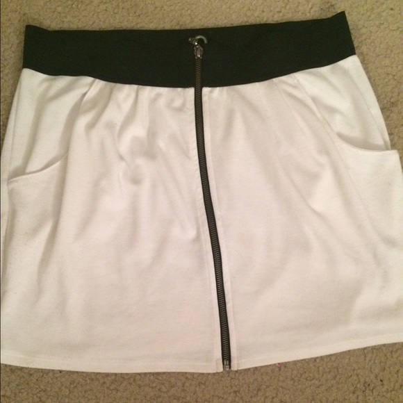 Free people white and black skirt size L