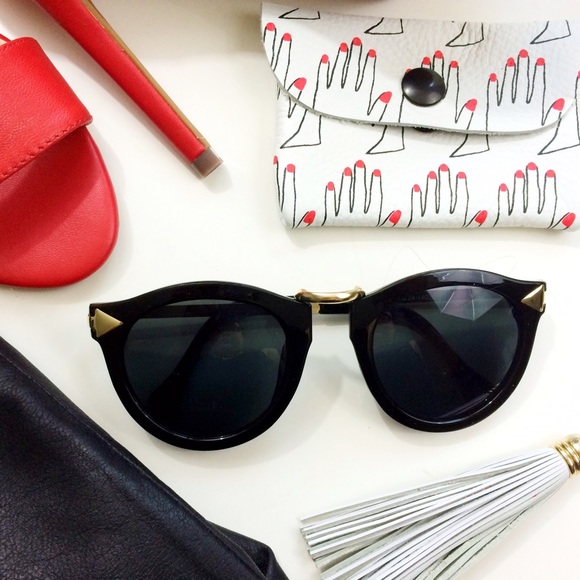 Accessories - Classic Black Sunnies
