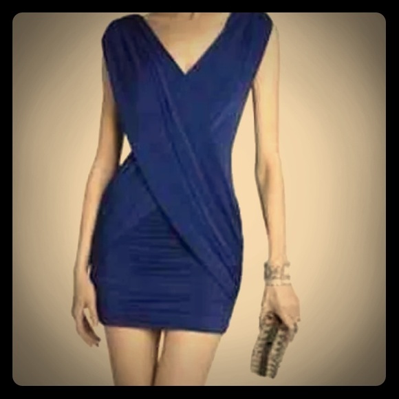 @carlyaasheim  BCBG Max Azria Blue Alondra Dress
