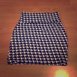 Black and white print skirt