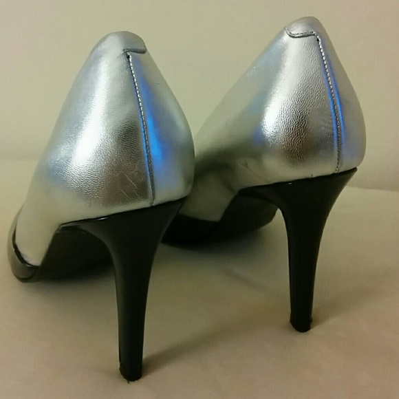 ❎SOLD❎Ralph Lauren Peep Toe Pumps - Picture 3 of 4