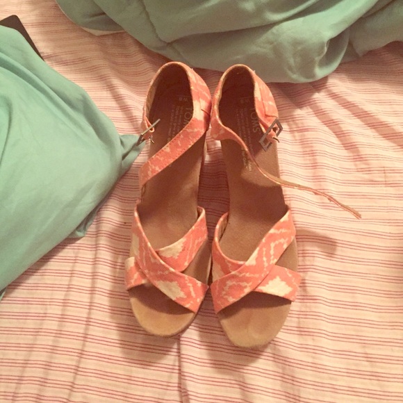 Toms heels