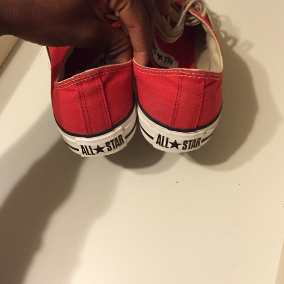 Brand new red converse - Picture 2 of 4