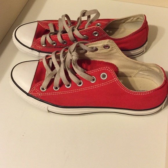 Brand new red converse - Picture 3 of 4