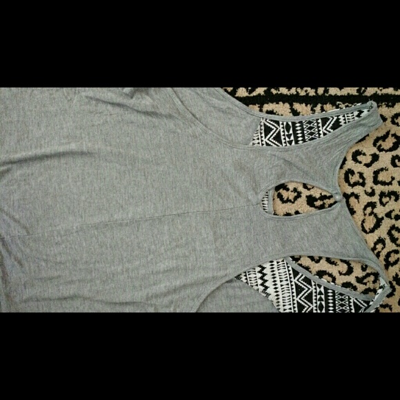 Grey tank top with tribal neckline - Picture 3 of 3