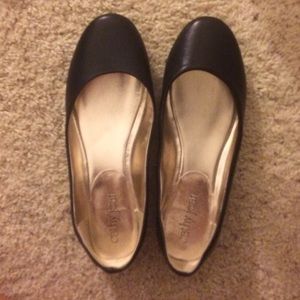 Brand new cathy jean black flats 💕