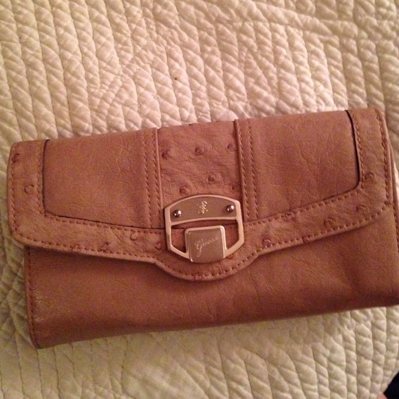 NWOT Guess wallet