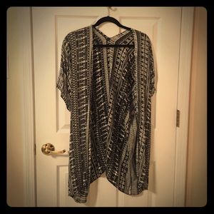 Black and white patterned kimono
