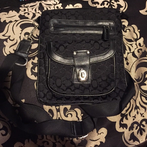 Black over-the-shoulder purse