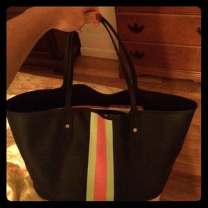 C. Wonder tote